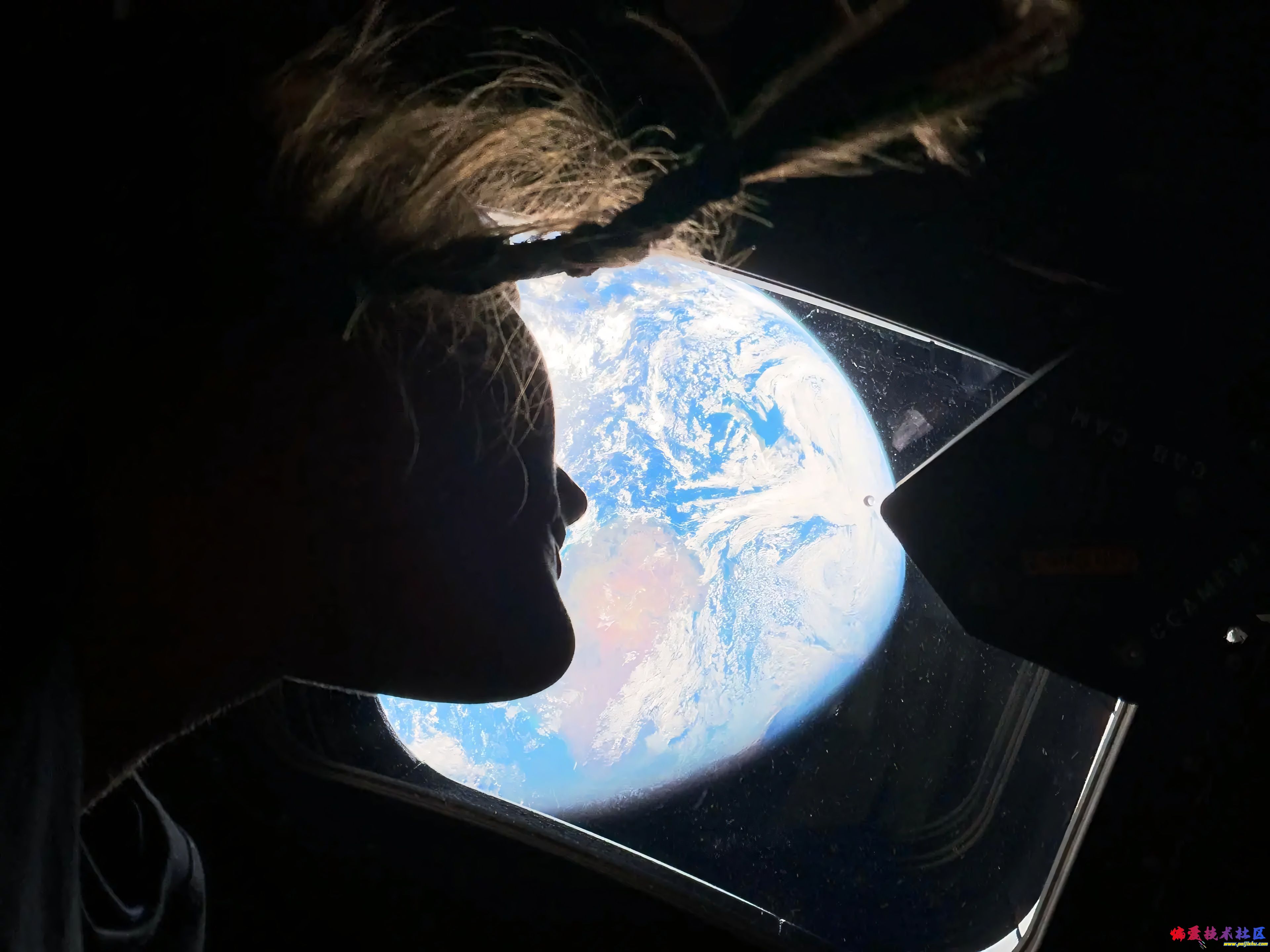 【哲风壁纸】NASA-地球-太空.png